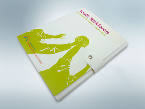 White polypropylene ring binder with internal pocket & press stud closures.
Printed 5 spot colours